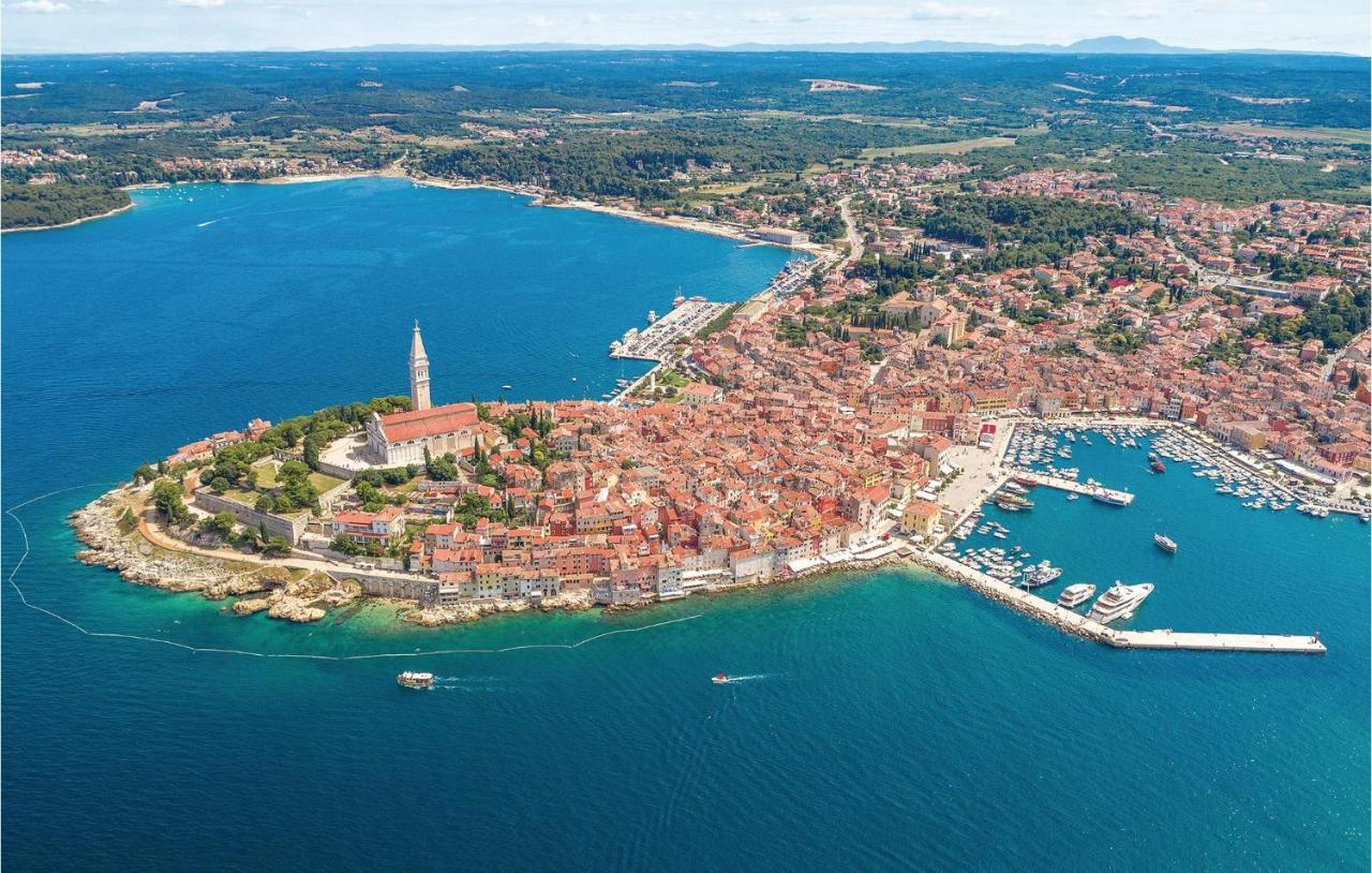 Stunning In With 2 Bedrooms, Jacuzzi&wifi Vakantiehuis Rovinj